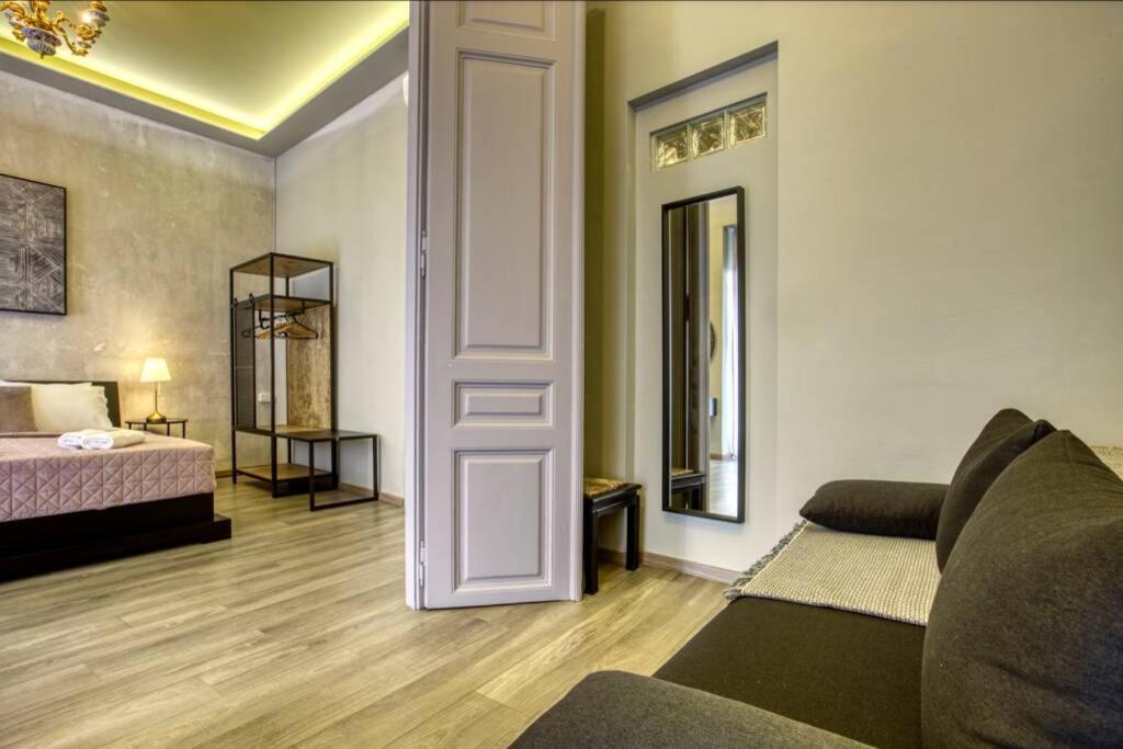 Plaka Filotheis House B Apartamento Atenas Exterior foto
