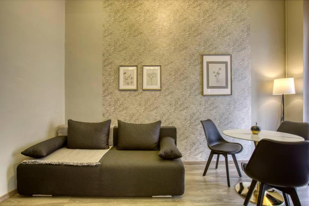 Plaka Filotheis House B Apartamento Atenas Exterior foto